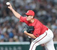 ７回に登板し力投する遠藤（撮影・西岡正）