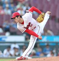 日本ハム打線相手に力投する斉藤（撮影・北村雅宏）