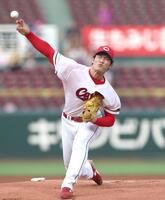 先発し力投する斉藤（撮影・北村雅宏）