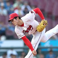 日本ハム打線相手に力投する斉藤（撮影・北村雅宏）