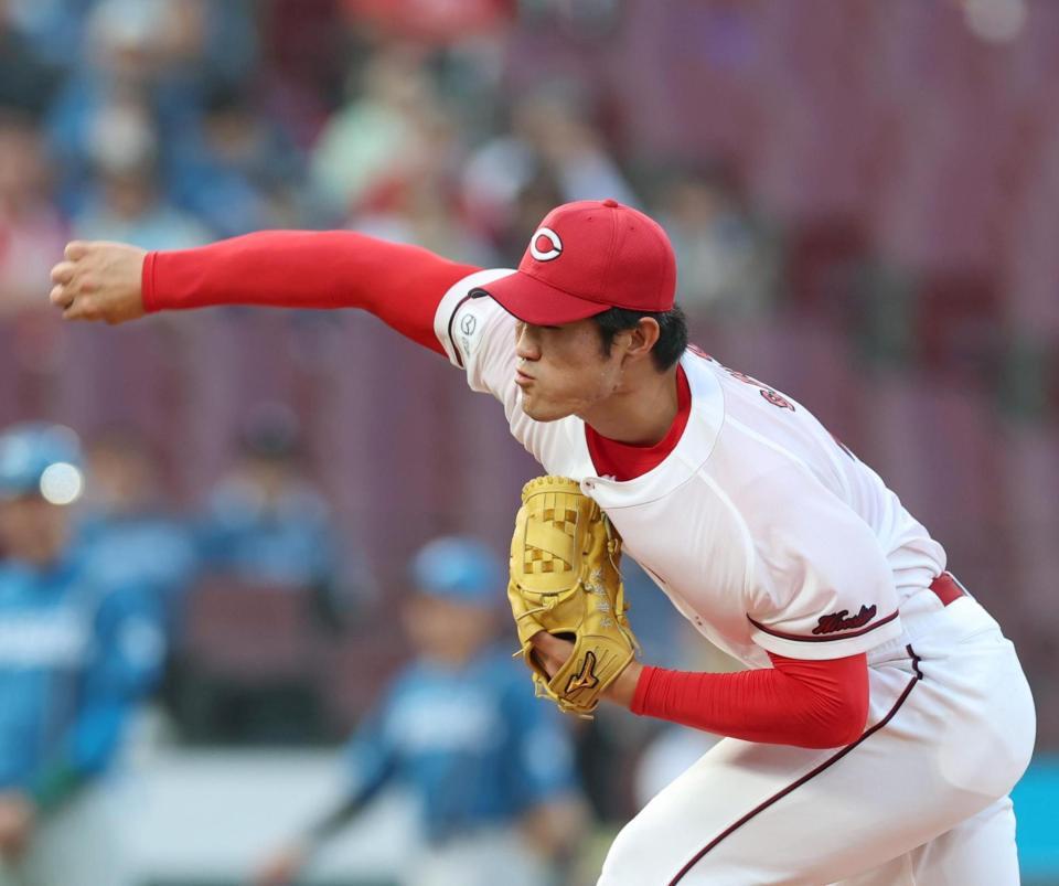 日本ハム打線相手に力投する斉藤（撮影・北村雅宏）