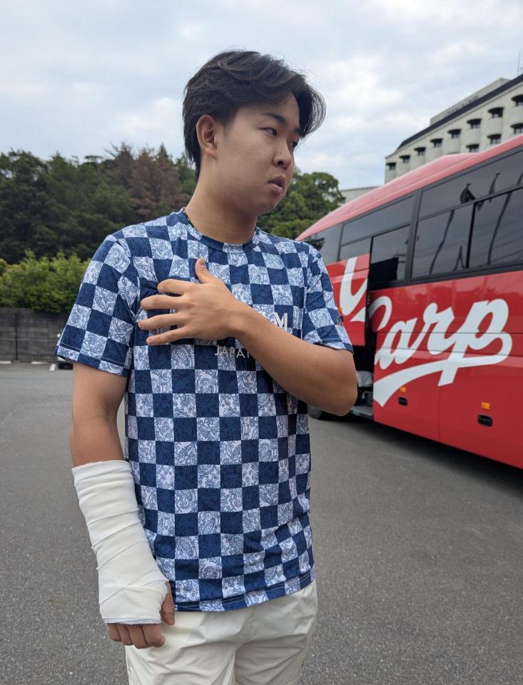 「右手有鉤骨骨折」で骨片摘出術を受け、リハビリを開始した平川（撮影・市尻達拡）