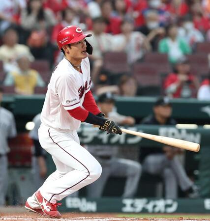 ３回、二塁打を放つ名原（撮影・北村雅宏）