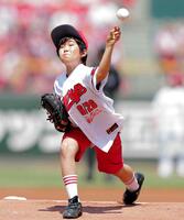 始球式を務めた鈴木福（１６年）