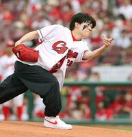 始球式を務めた鈴木福（２５年）