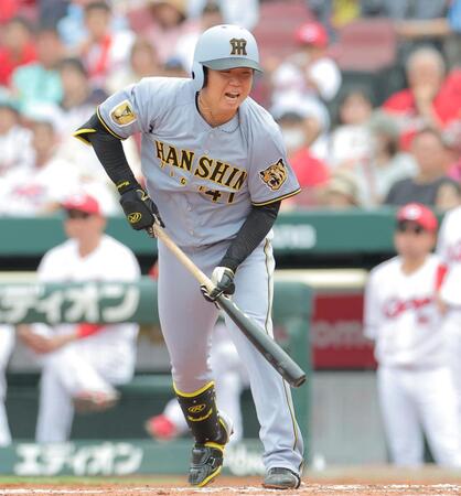 ２回、スリーバント失敗する村上（撮影・西田忠信）