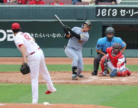５回、ターノックは前川を空振り三振に