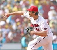 ３者連続三振に抑えたターノック（撮影・北村雅宏）