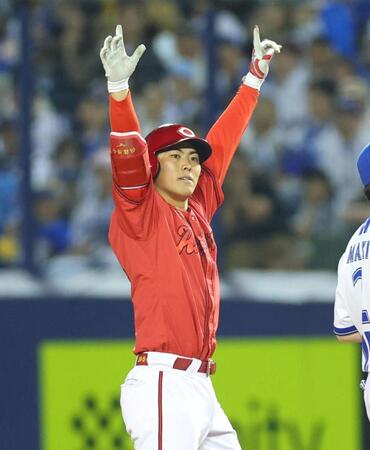 ９回、勝ち越し適時打を放った佐藤（撮影・石井剣太郎）