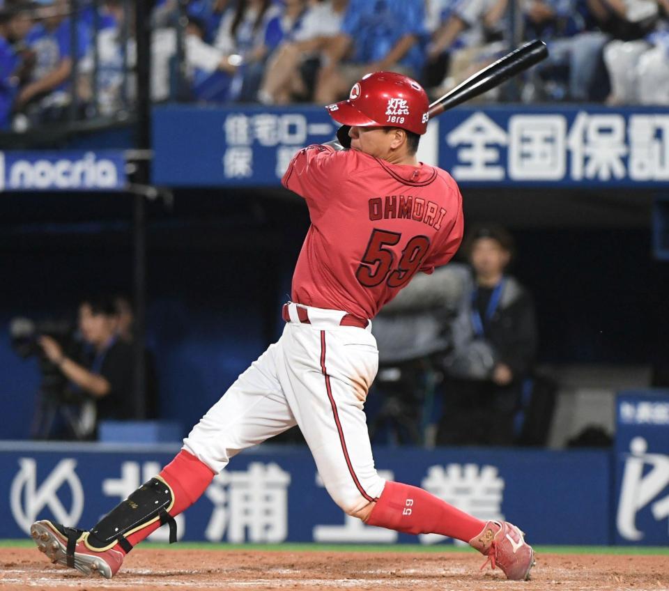 ９回、大盛は中前に同点適時打を放つ（撮影・佐藤厚）