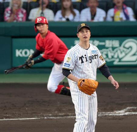 ３回、大盛に適時打を打たれ先制点を許す大竹（撮影・立川洋一郎）