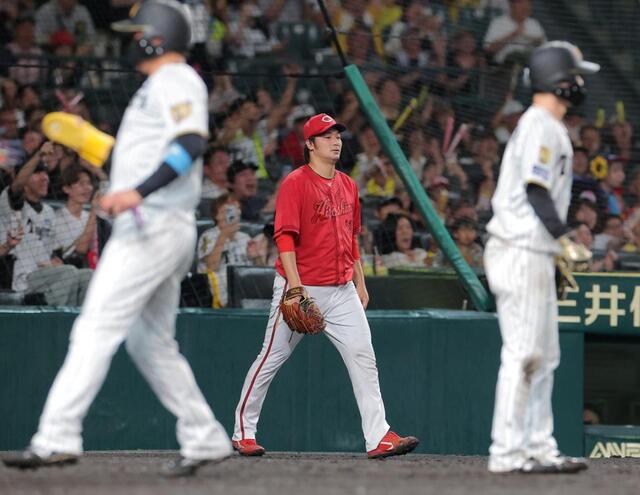 広島 野間が痛恨の後逸で一挙3失点