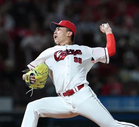 ９回から登板する辻（撮影・北村雅宏）