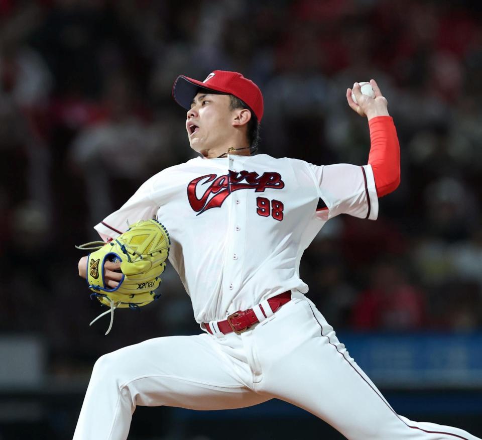 ９回から登板する辻（撮影・北村雅宏）