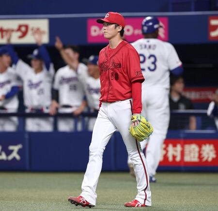 ４回、石伊に勝ち越しとなる適時二塁打を浴びた森下（撮影・北村雅宏）