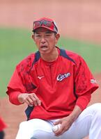 広島・倉義和コーチ＝６月