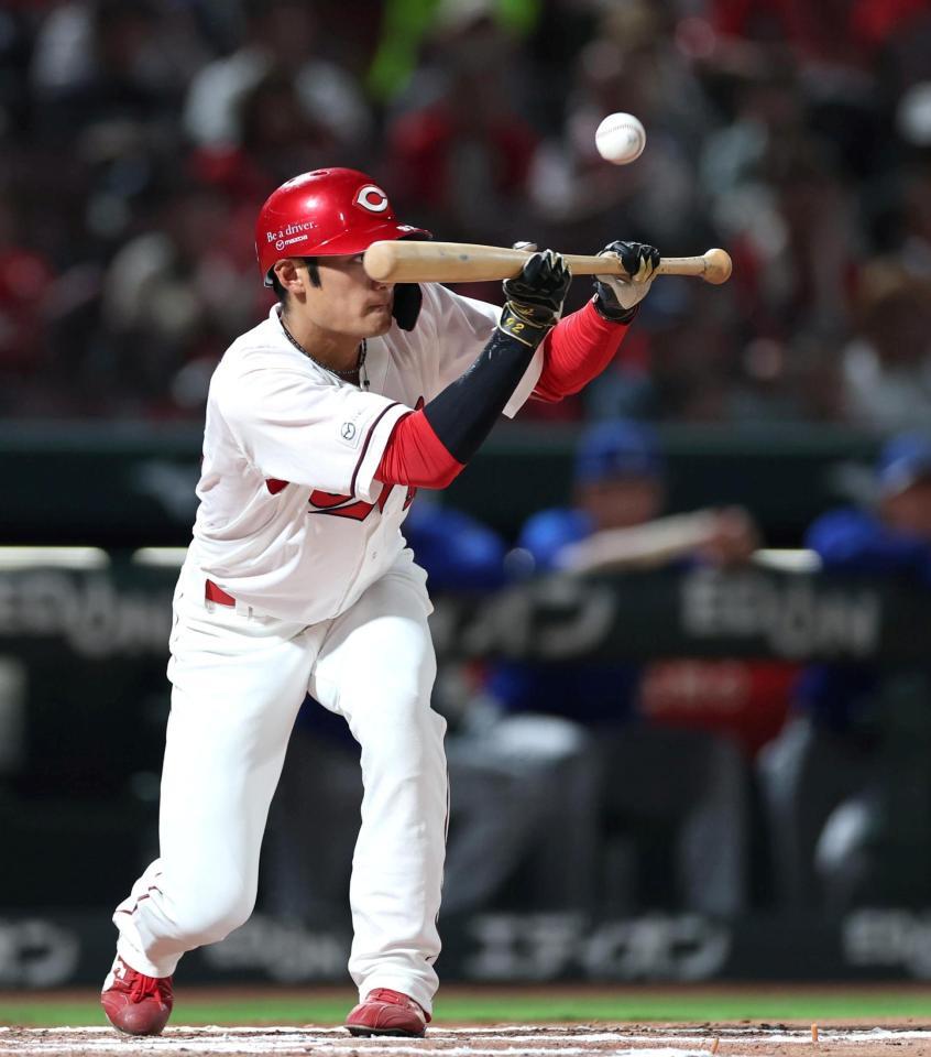 ６回、名原は犠打を試みるも一走・久保修が二塁封殺となる（撮影・北村雅宏）