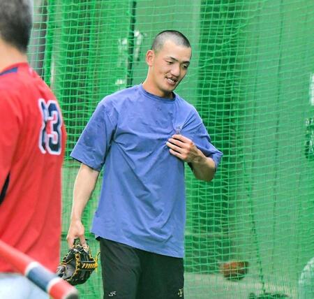 ファームに合流し、練習で汗を流した矢野(撮影・畠山賢大）