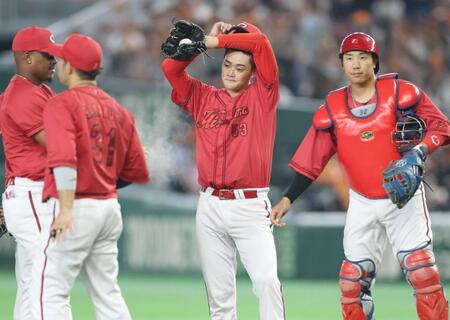１回、巨人打線につかまる岡本（撮影・金田祐二）