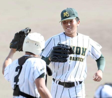 ４回戦で完封勝利を挙げた箕面学園・保田＝１９日