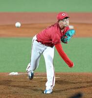 ８回、力投する岡本（撮影・山口登）