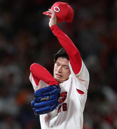 ８回、泉口に適時二塁打を浴びた黒原（撮影・北村雅宏）