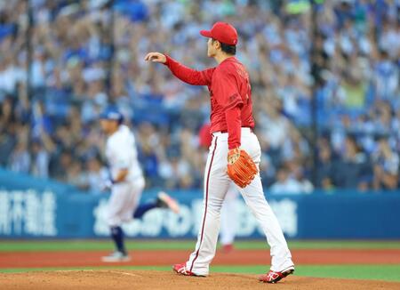 １回、筒香（左）に先制本塁打を許した森下（撮影・石井剣太郎）
