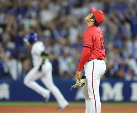 ８回、エンカーナシオン（奥）に同点本塁打を許した高（撮影・石井剣太郎）
