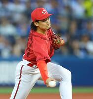 先発し力投する鈴木（撮影・石井剣太郎）