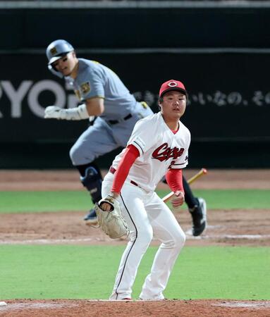 ８回、高は佐藤輝を遊ゴロに打ち取る（撮影・山口登）