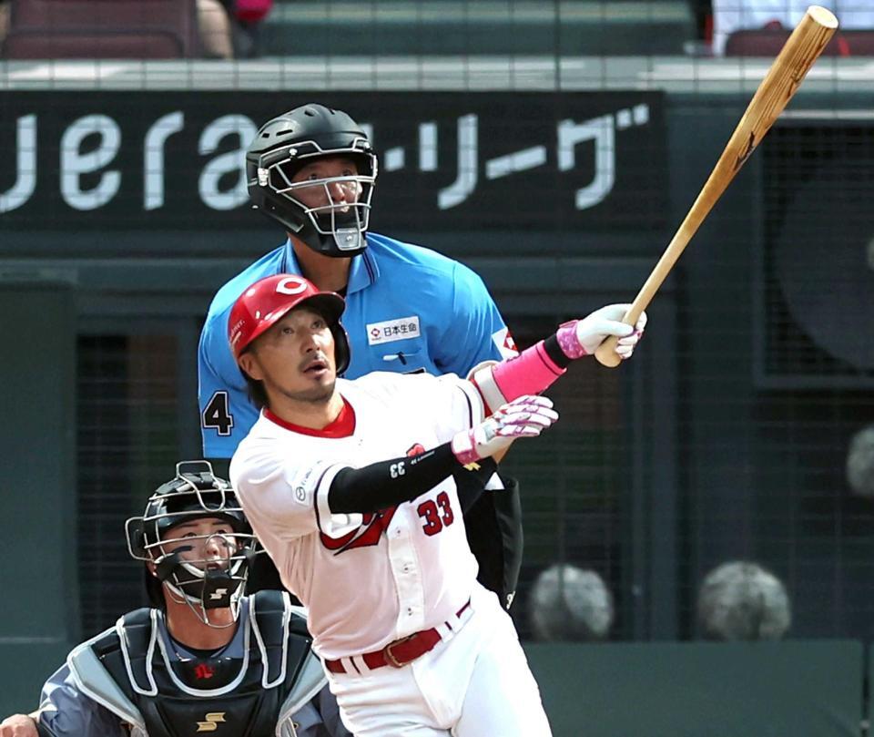 ３回、６号ソロを放つ菊池