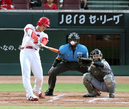 ３回、中前打を放つ斉藤優