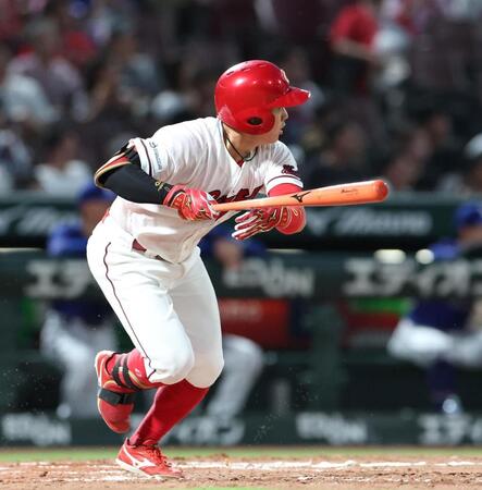 ４回広島２死、左前打を放つ広島・勝田成＝マツダ（撮影・北村雅宏）
