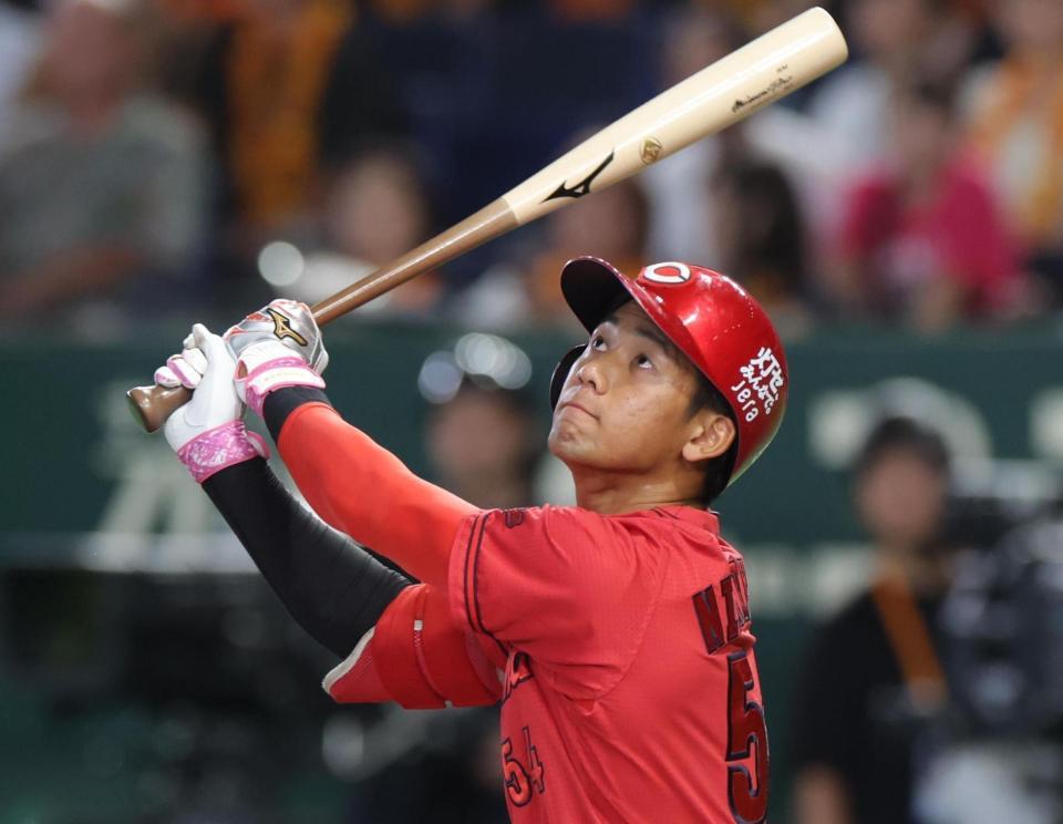 ３回、西川は三邪飛に倒れる（撮影・佐々木彰尚）