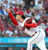 先発し力投する鈴木（撮影・北村雅宏）
