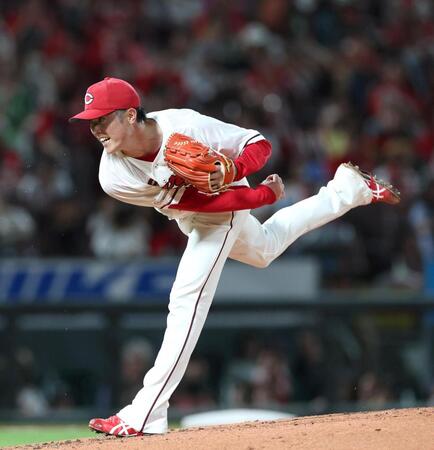 ヤクルト打線相手に力強いボールを投げ込む森下（撮影・北村雅宏）