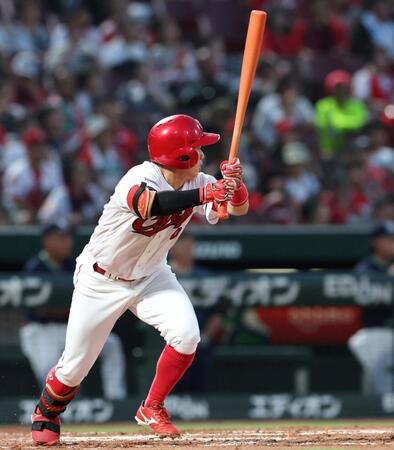 ２回、左前打を放つ勝田（撮影・北村雅宏）