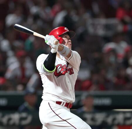 ３回、ソロを放つ坂倉（撮影・北村雅宏）