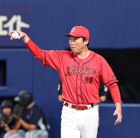 広島・新井監督　ターノック「制球に苦しんでいたね」死球「申し訳ない。普通にプレーしてくれたので、ホッとしています」【一問一答】