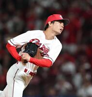 ９回から登板する森浦（撮影・北村雅宏）