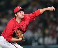 阪神打線を相手に力投する床田（撮影・田中太一）