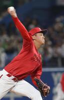 ７回から２イニングに登板し無失点の杉田（撮影・佐々木彰尚）