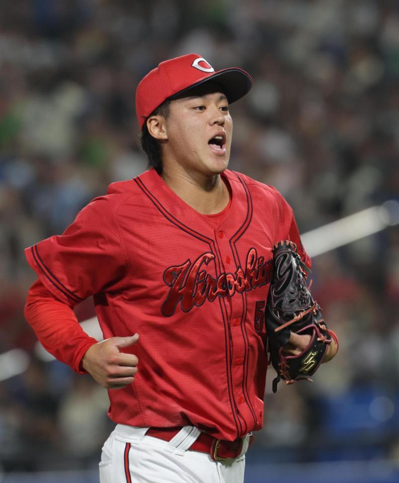 ７回を無失点に抑え叫ぶ杉田（撮影・佐々木彰尚）