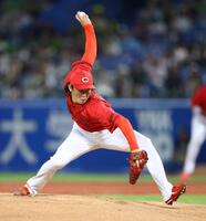 先発し力投する鈴木（撮影・石井剣太郎）
