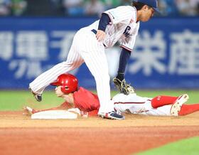 広島・辰見　代走盗塁プロ野球新記録の２６！九回佐藤啓に代わり登場、気迫ヘッスラで決めた　「今日決められて良かった」