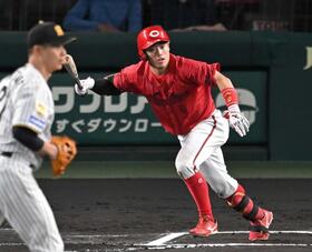 広島・勝田の不屈　頭部死球後初の安打が六回のチーム初安打　「外角が遠く見えた」後遺症も踏み込んで結果出した
