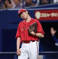 ８回、福永に２点適時二塁打を浴びた大瀬良（撮影・北村雅宏）