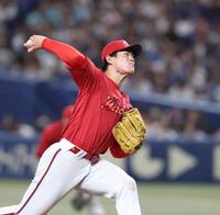 粘投する斉藤優（撮影・北村雅宏）