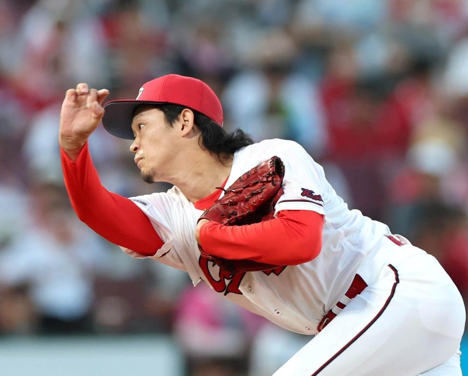 ９回から登板する鈴木（撮影・北村雅宏）