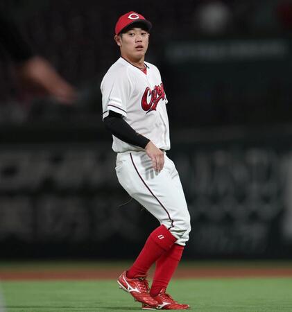 ２回、勝田は門脇のゴロを処理して三塁へ送球したものの、二走・笹原はセーフ判定となる（撮影・北村雅宏）